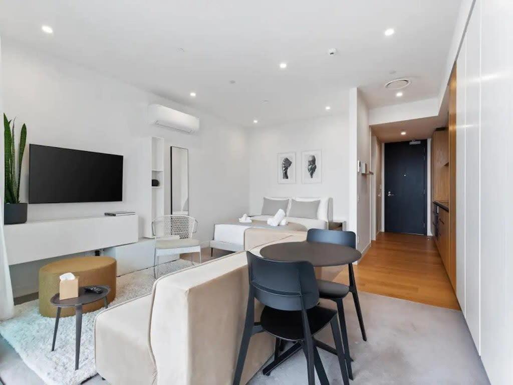 Sleek Modern Studio With Balcony Оукланд Екстериор снимка